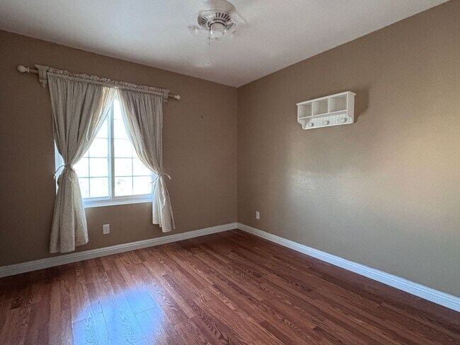 Building Photo - Stunning Updated 4-Bedroom Home with Private Spa in Summerlin North