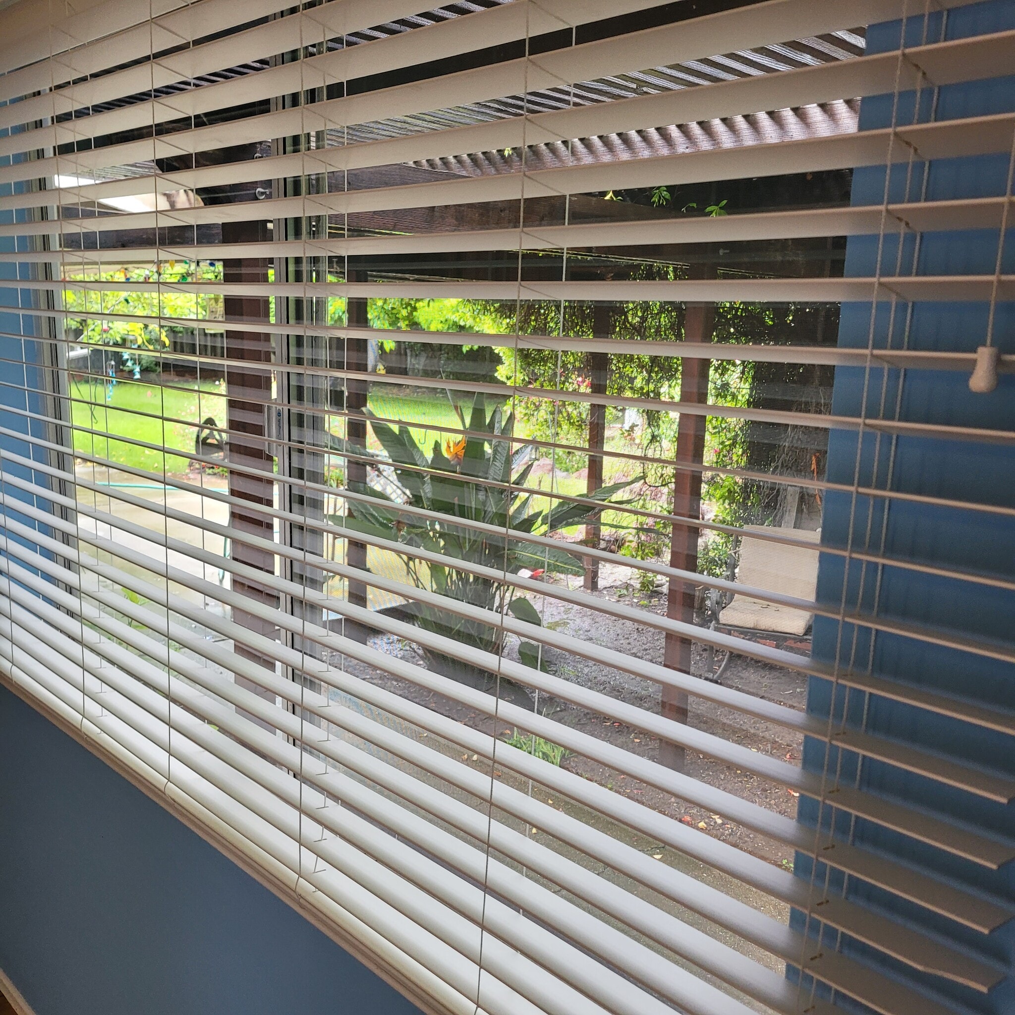 Building Photo - 1726 Crescent Dr