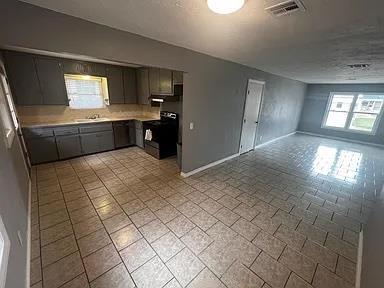 Building Photo - 2812 SW 48th St