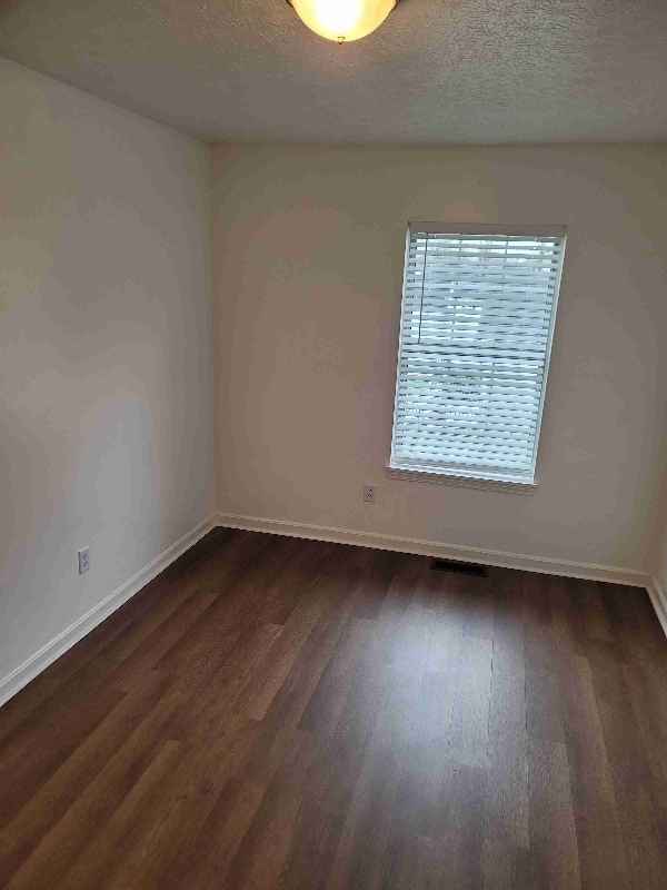 Building Photo - 739 W 8th St