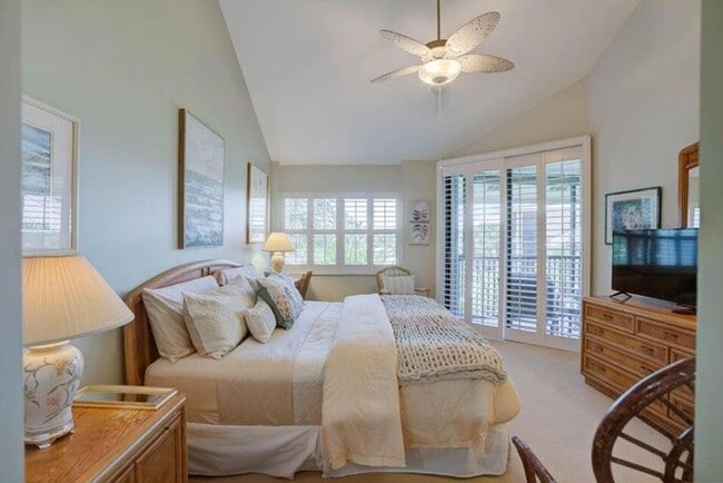 Building Photo - 143 Bay Colony Dr N