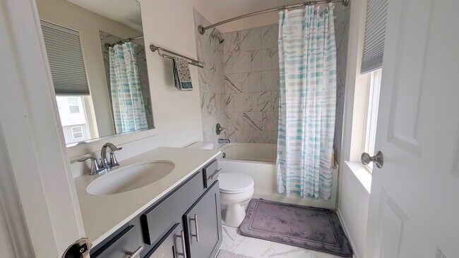 Building Photo - 29W730 Cambridge Ct