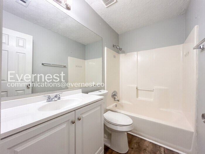 Building Photo - 1336 Yorkshire Ln