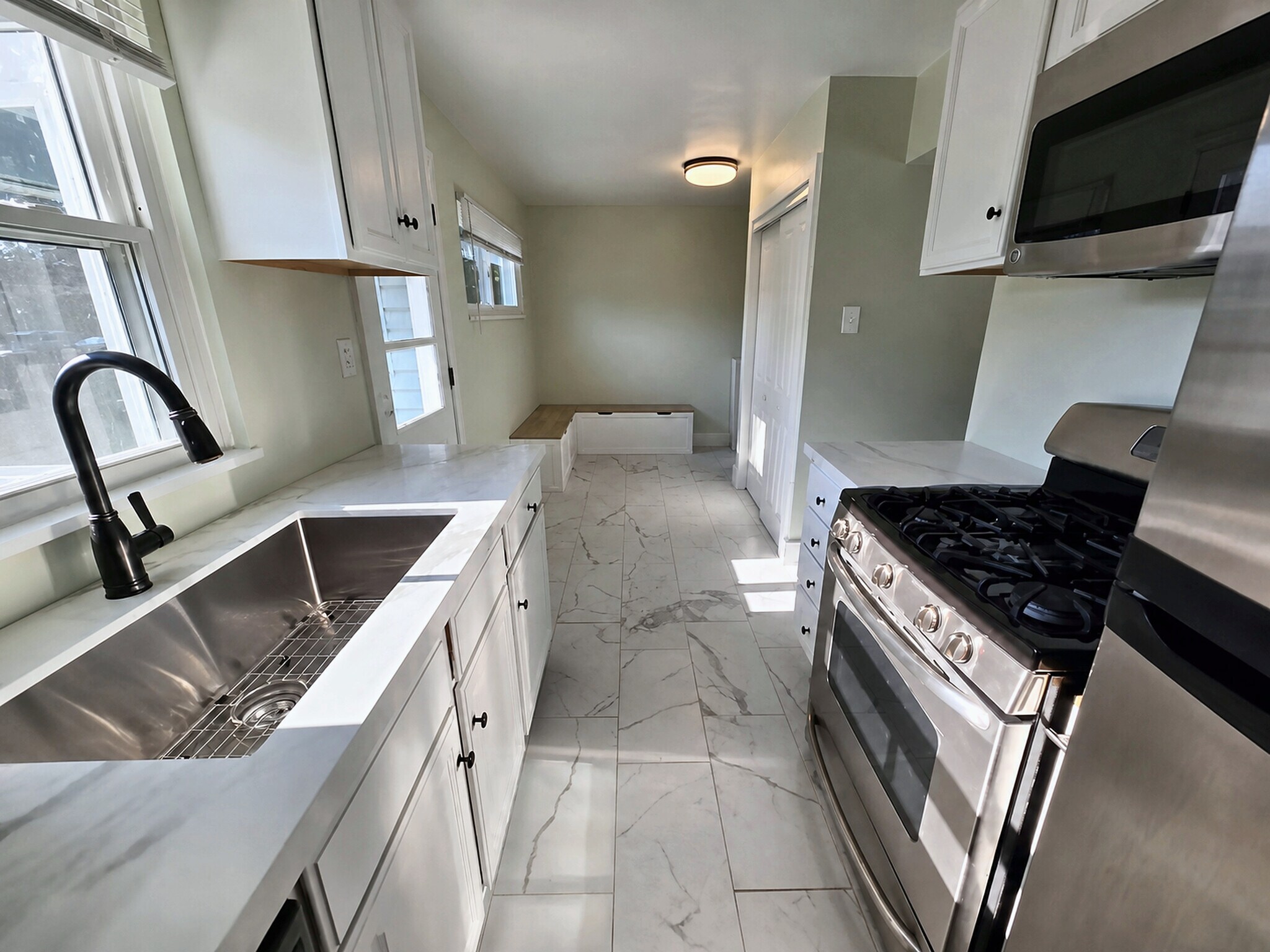 Building Photo - 2514 Ingleside Dr