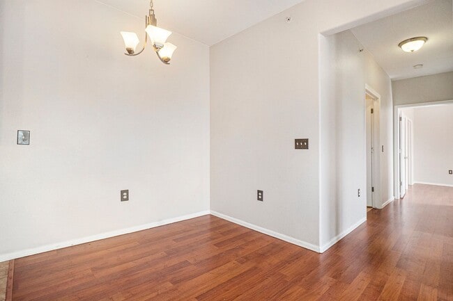 Building Photo - Beautiful 2BD 2Bath Condo with Views