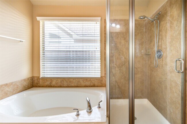 Building Photo - 5615 Stoneridge Ct
