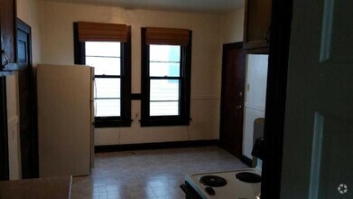 Building Photo - 5118 S Packard Ave