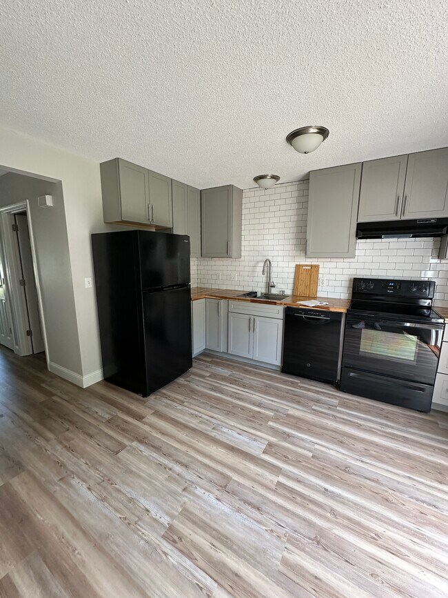 Building Photo - 45 Baxter Woods Trl