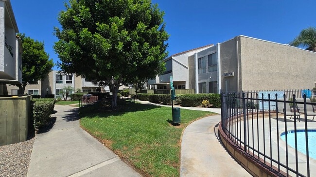 Building Photo - 3579 Ruffin Rd
