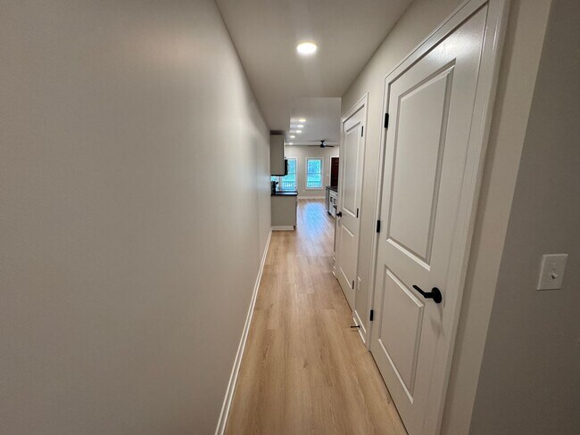 Building Photo - 1234-1236-1236 Summit St