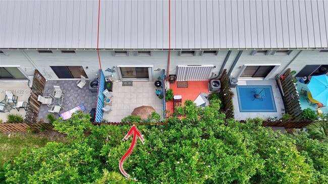 Building Photo - 9421 S Ocean Dr