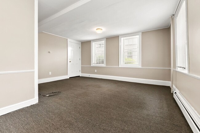 Building Photo - 335 Cabot St