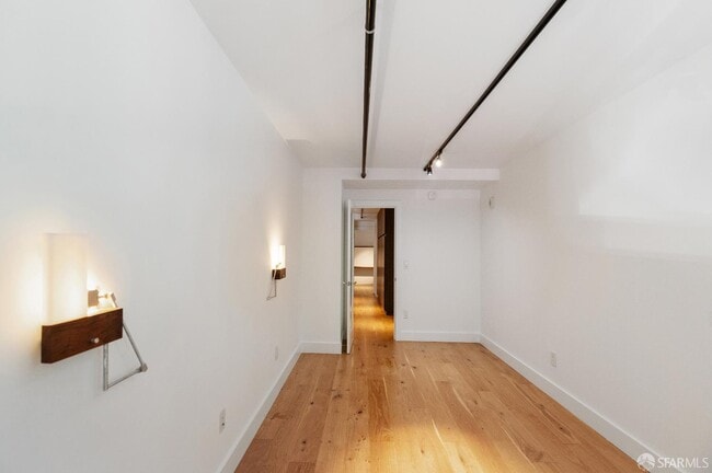 Building Photo - 1875 Mission St