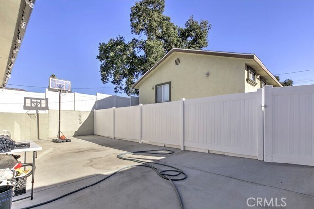 Building Photo - 10531 Greenburn Ave