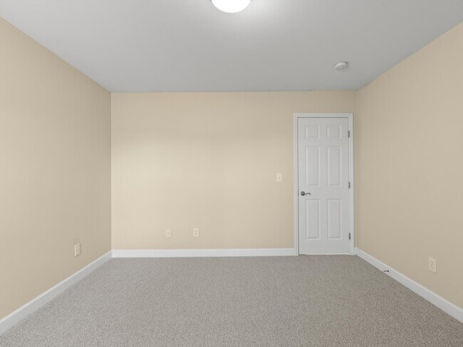 Building Photo - 4807 Creston Ct SE