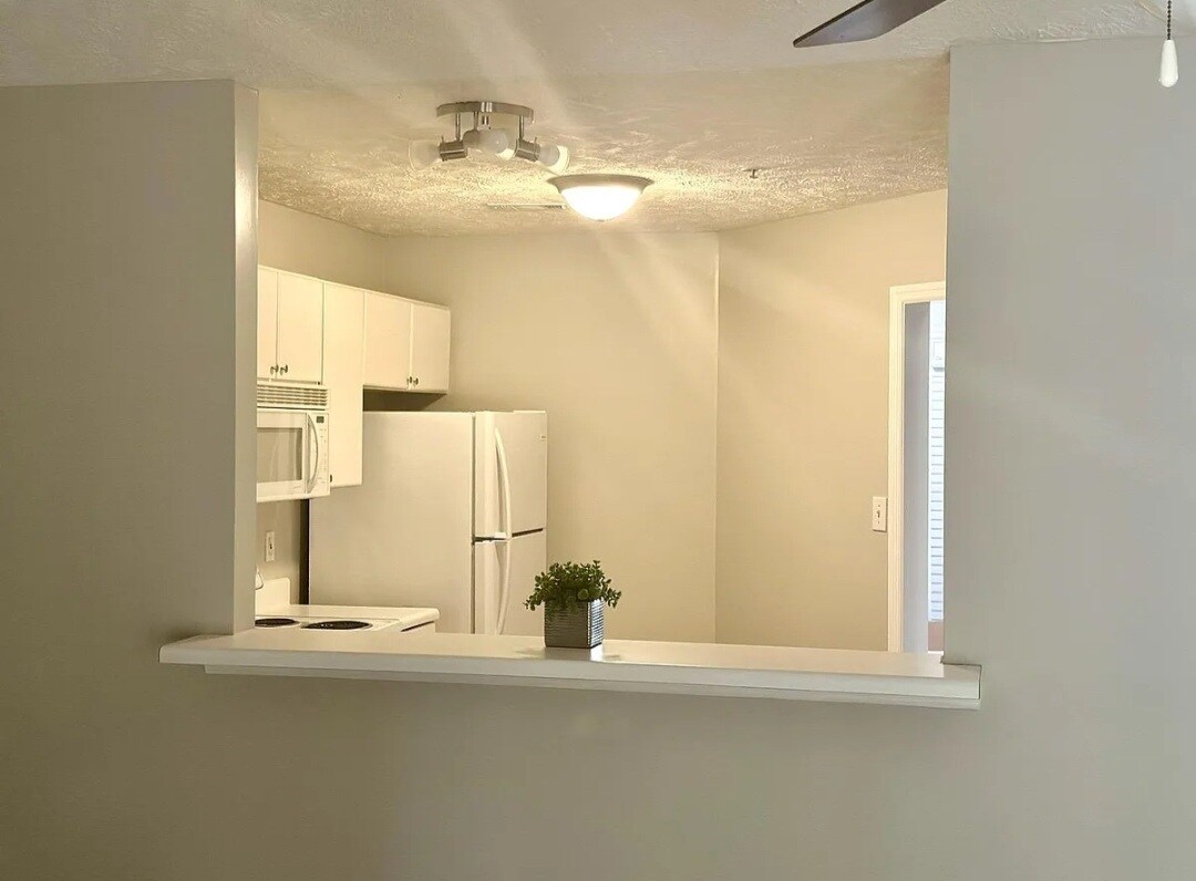 Building Photo - 360 Bubble Creek Ct