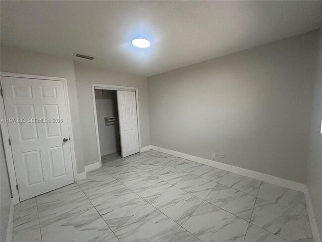 Building Photo - 6036 Buchanan St