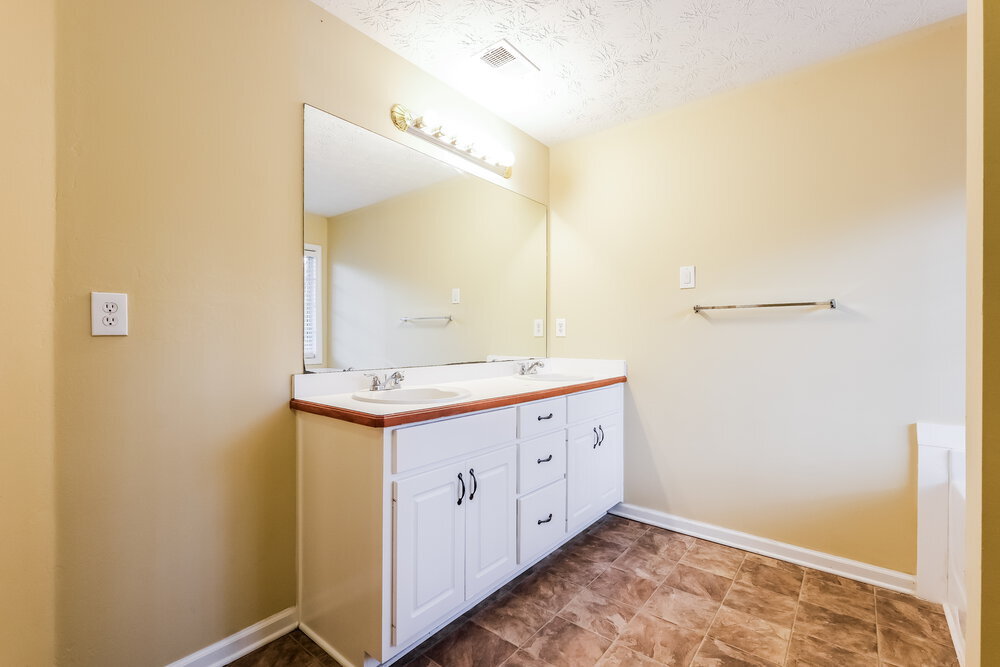 Building Photo - 865 Simon Ive Dr