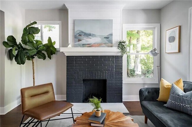 Building Photo - 943 Rose Cir SW