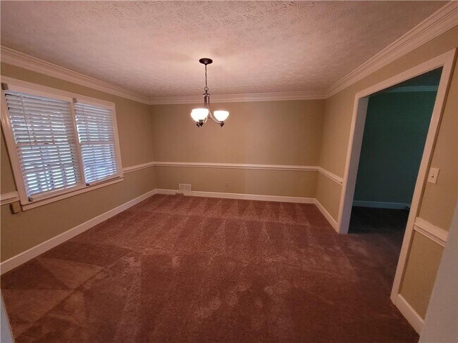 Building Photo - 2800 Davis Rd