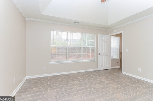 Building Photo - 330 Fallview Dr