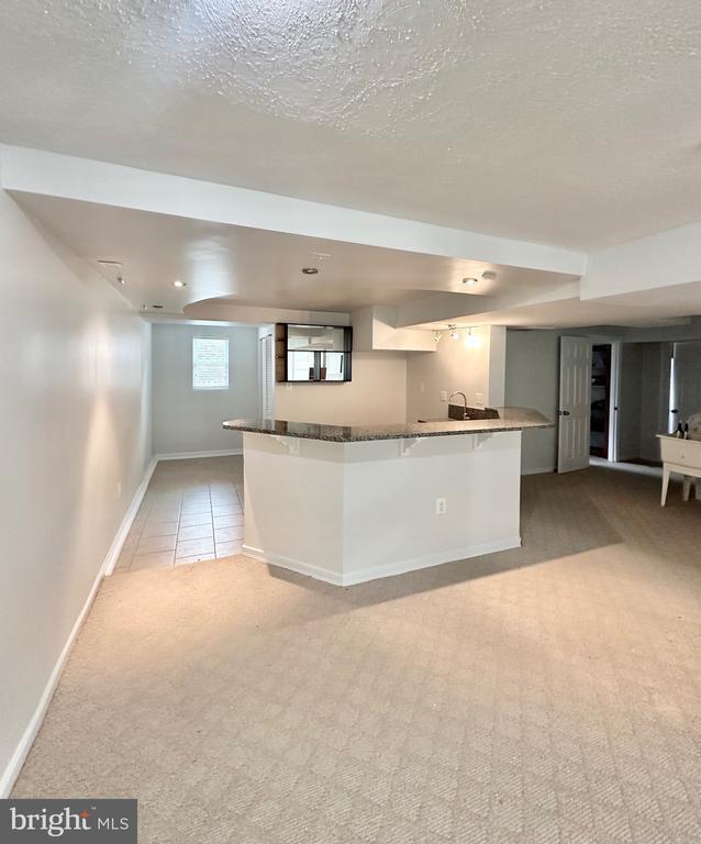 Building Photo - 3066 Valley Ln