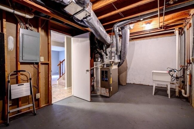 Building Photo - 2887 Royal Path Ct