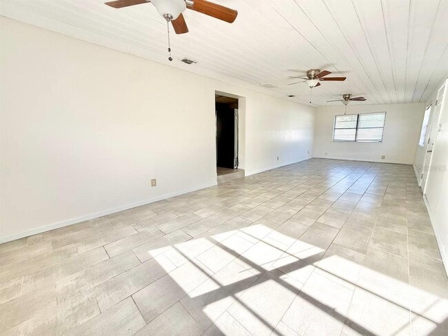 Building Photo - 4109 W Wallace Ave