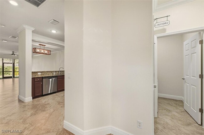 Building Photo - 2080 Wellington St