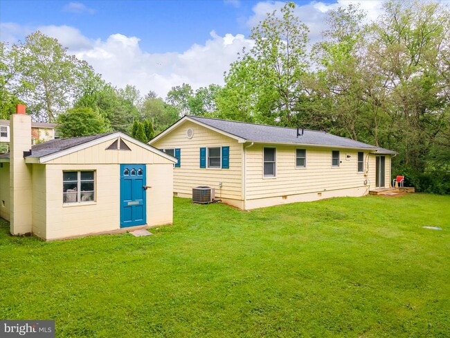 Building Photo - 60 Killdeer Ave