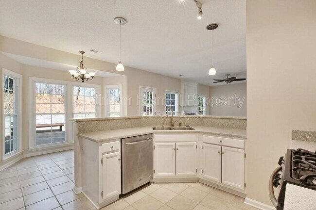 Building Photo - 335 Aolian Ct