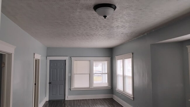 Building Photo - 502 Orange St