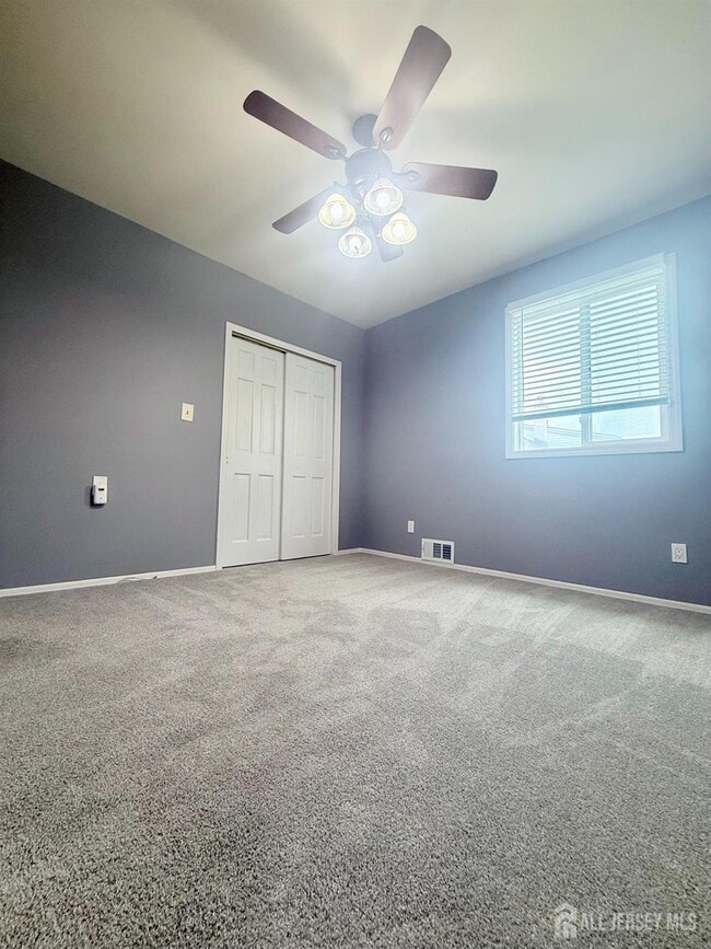 Building Photo - 363 Portia St