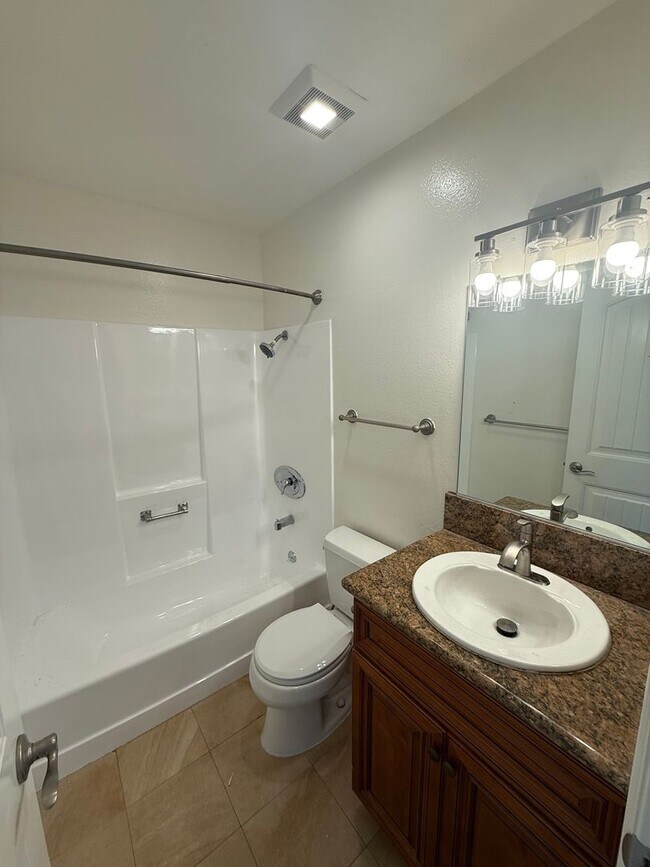 Building Photo - Gorgeous and Upgraded 4 Bed, 2.5 Bath Two-Story in Villa Portofino!