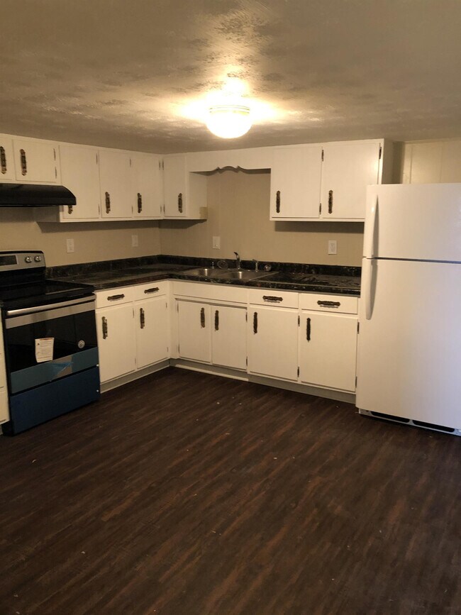 Building Photo - 218 Britton Dr