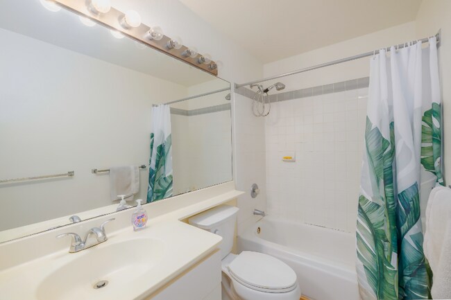 Building Photo - 33 Waiaka Ln