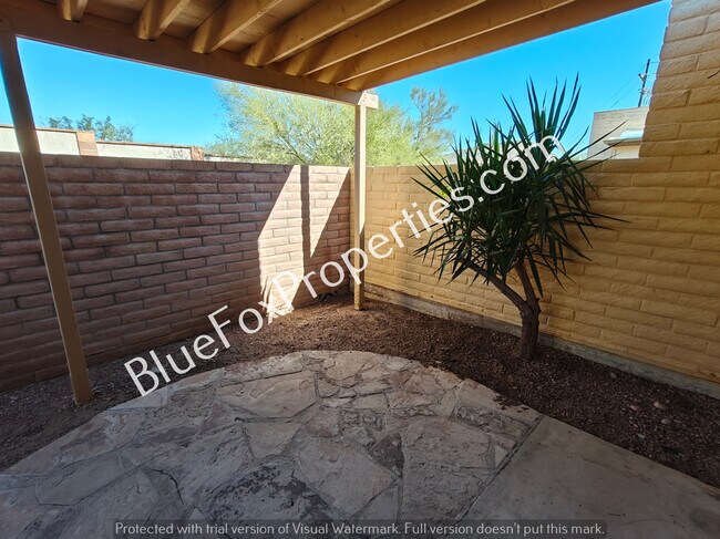 Building Photo - 2718 W Jennie Ln