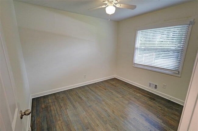 Building Photo - 4985 Crowe Dr SE
