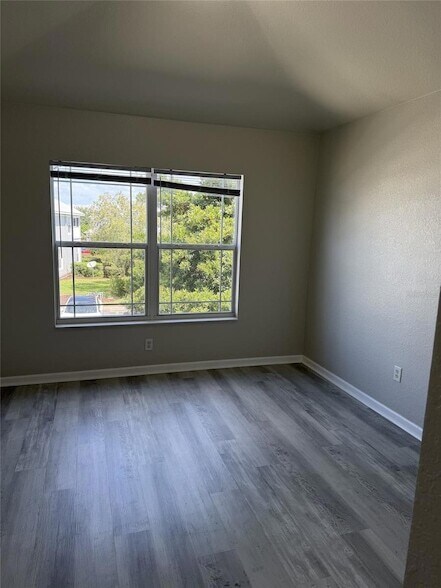 Building Photo - 4500 SW 52nd Cir