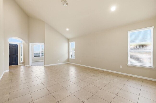 Building Photo - 609 Carly Ann Ln