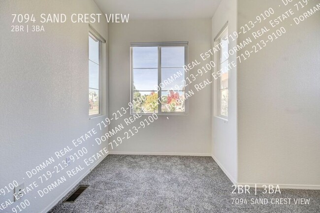 Building Photo - $500 OFF the first month of rent! Townhome...