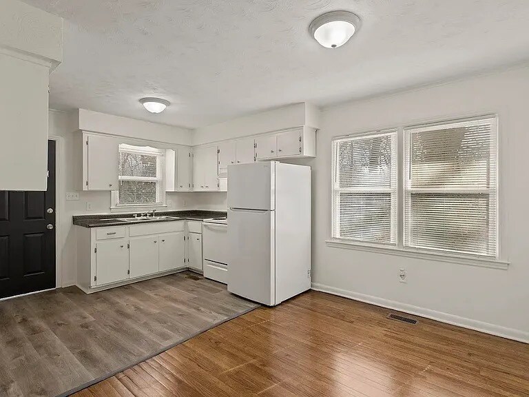 Building Photo - 407 Yardley Ct