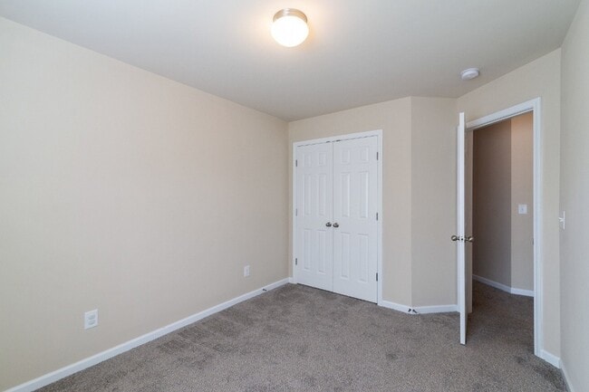 Building Photo - 1030 Ashmore Dr