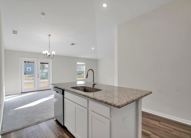 Building Photo - 10 Riverwalk Xing