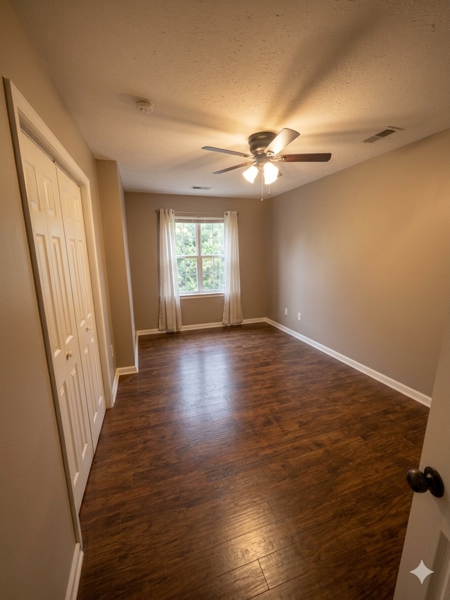 STANDARD BEDROOM - 3412 Camellia Cir