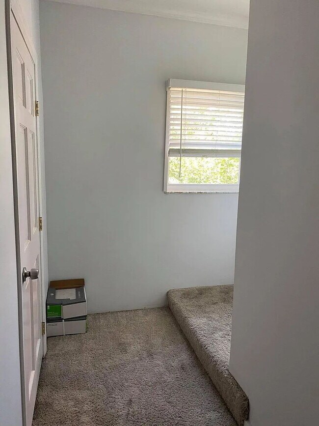 Building Photo - Charming 2BR South Side Home | Updated Kitchen w/ Dishwasher | Prime Pittsburgh Location