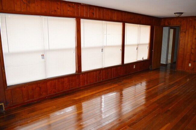 Building Photo - 3974 Auburn Rd