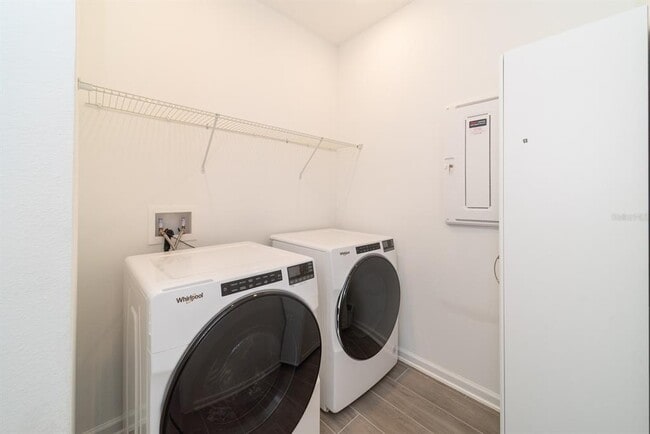 Building Photo - 2898 Armstrong Ave