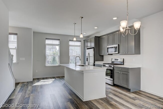 Building Photo - 2500 Normandy Rd
