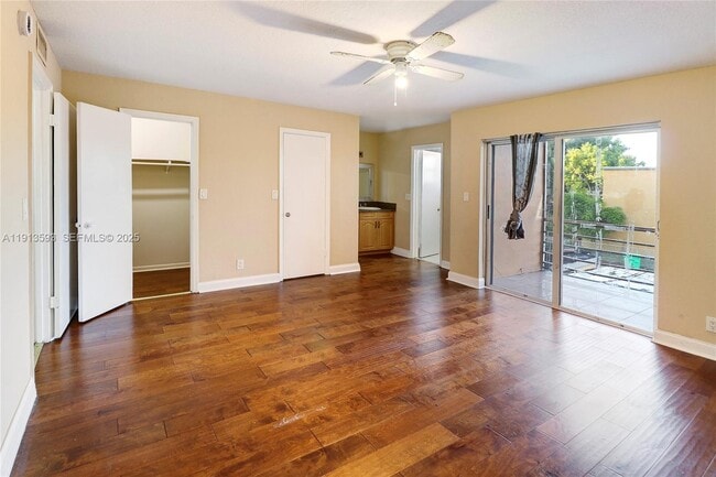 Building Photo - 5975 NW 25th Ct